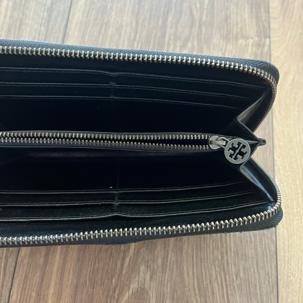 Tory Burch Black Sparkly Leather Wallet Authentic - Picture 8 of 10